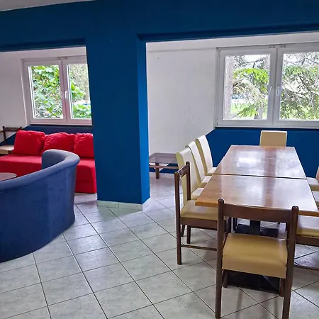 Amfora Hostel *